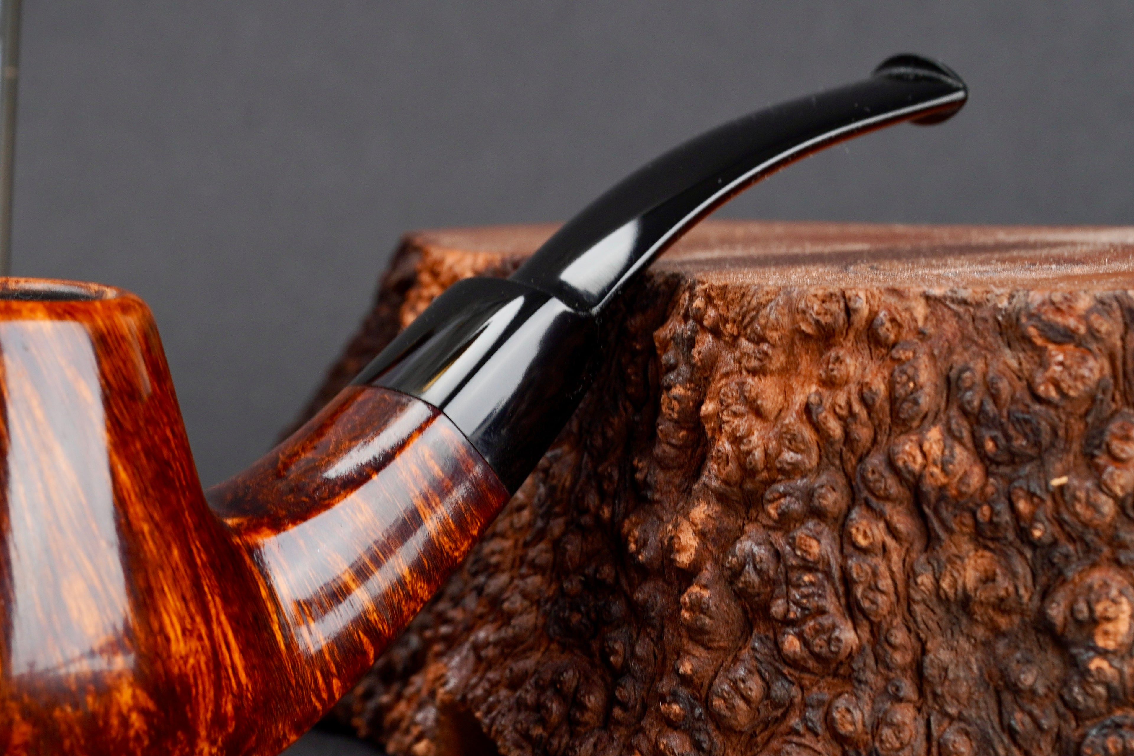 Gebogene Billard mit facettiertem Holm