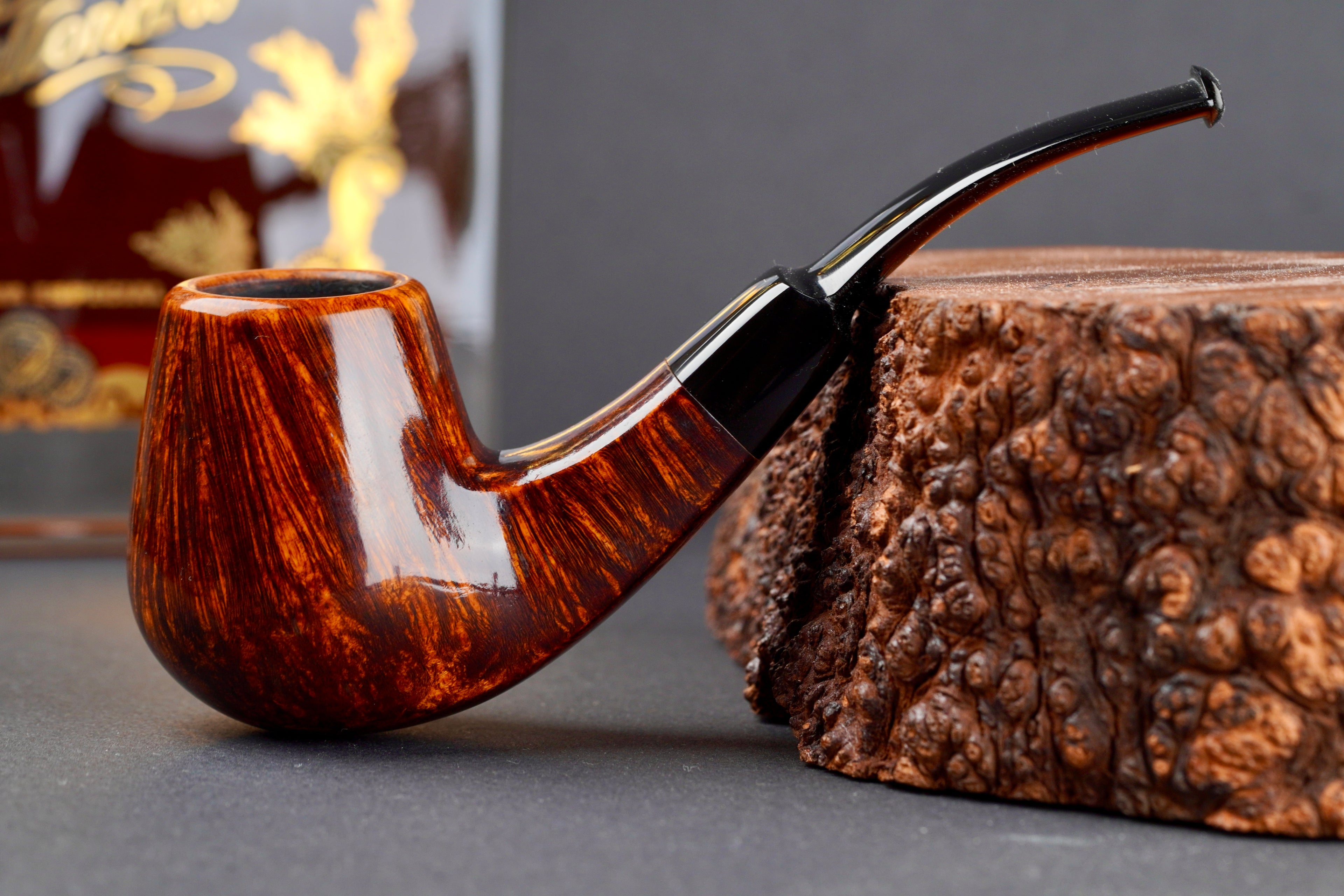 Gebogene Billard mit facettiertem Holm