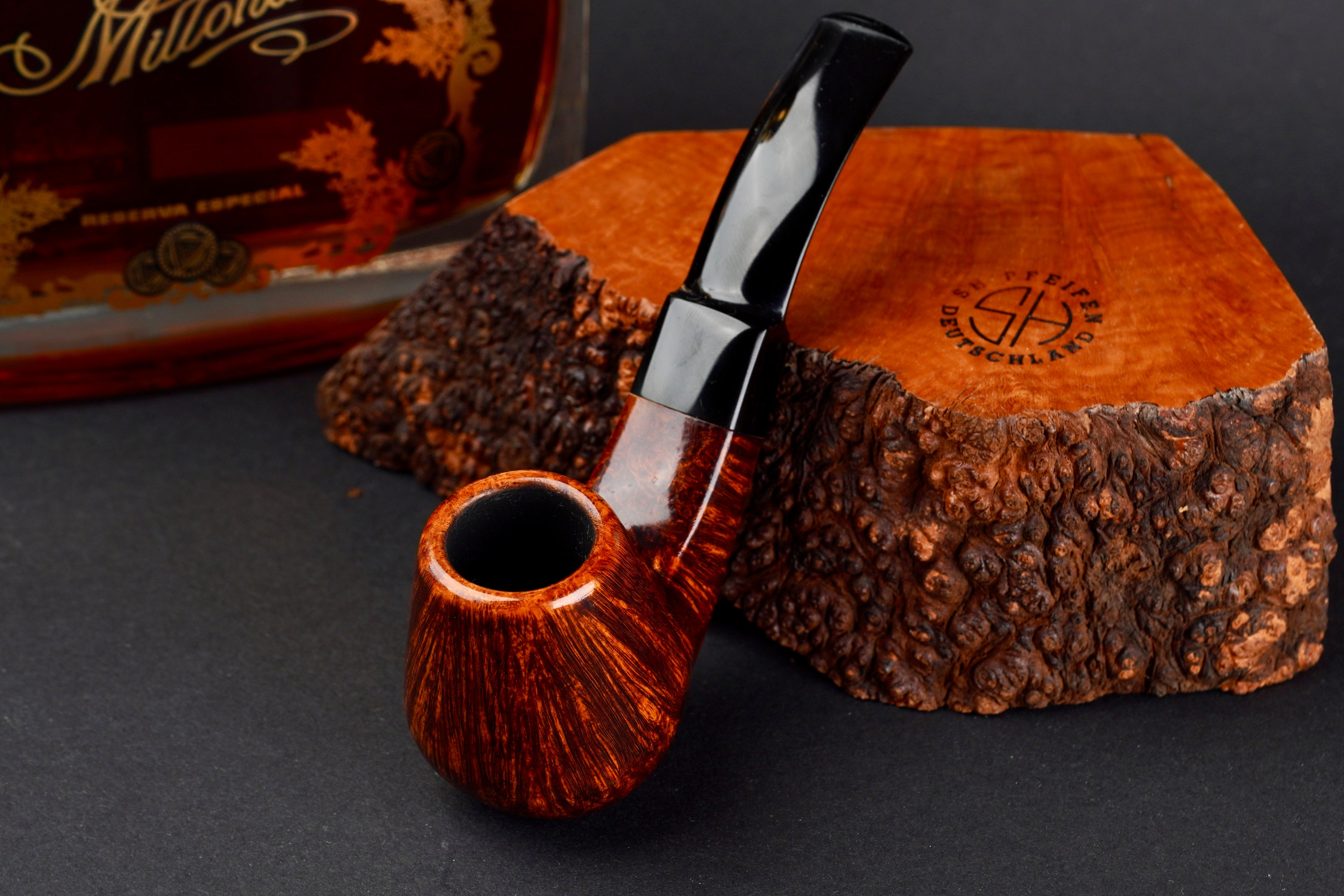 Gebogene Billard mit facettiertem Holm