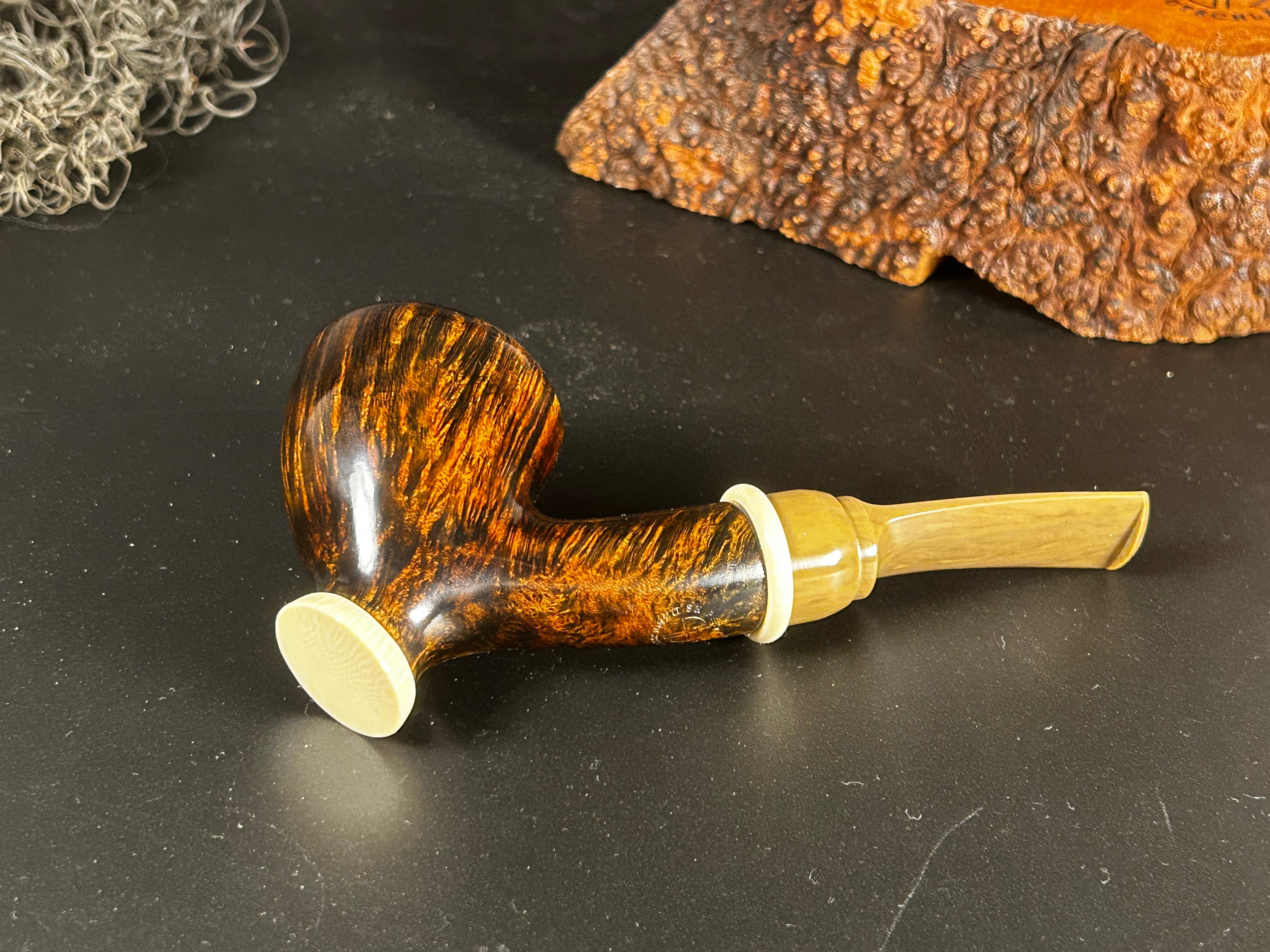 Stehende Dublin mit Bakelit-Mundstück